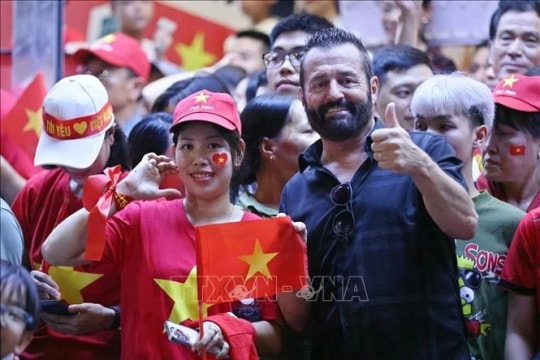80th National Day: Foreign visitors impressed by Vietnamese community spirit, pride