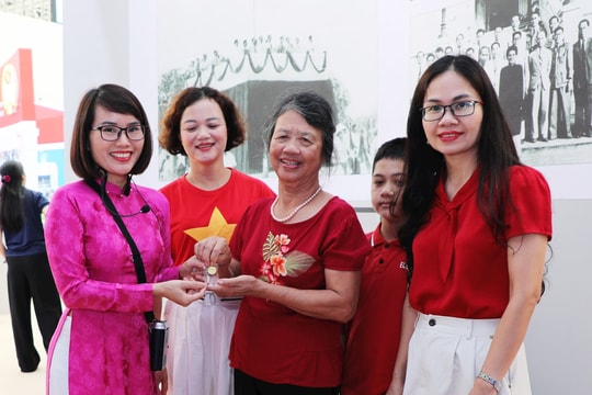 Thể hiện rõ nét sự gần dân, thân dân, tinh thần "Quốc hội của dân, do dân, vì dân"