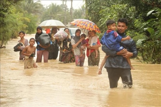 Typhoon Kajiki wreaks havoc in Thailand
