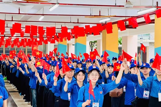 Học viện Tài chính tặng mỗi sinh viên 100.000 đồng nhân dịp Quốc khánh 2/9