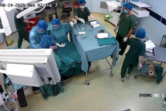 Hai bé song sinh chào đời trong ca mổ “ngược quy trình nhưng đúng lương tâm”