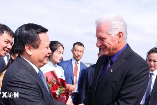 Chủ tịch nước Cuba và Phu nhân đến Hà Nội, bắt đầu thăm cấp Nhà nước