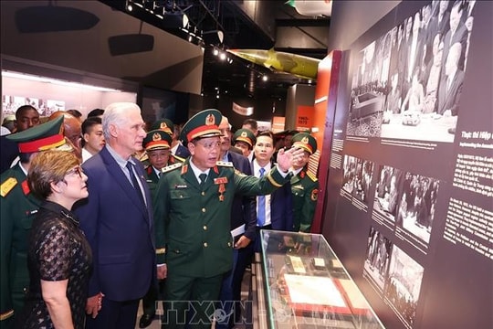 Cuba’s top leader visits Vietnam Military History Museum