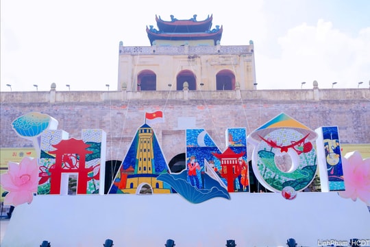 Triển lãm Thành tựu đất nước: Sáu khu vực đậm bản sắc và công nghệ của Không gian Hà Nội