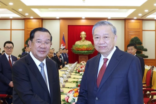 Vietnam, Cambodia reaffirm strong political, economic and border cooperation