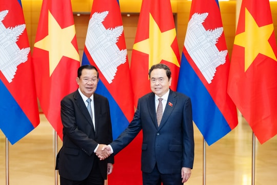 Chủ tịch Quốc hội Trần Thanh Mẫn hội kiến Chủ tịch Đảng Nhân dân Campuchia, Chủ tịch Thượng viện Campuchia Hun Sen