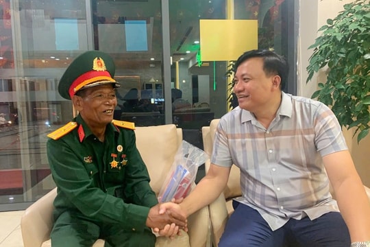 Cựu chiến binh xúc động khi được Công an Hà Nội hỗ trợ tham dự A80