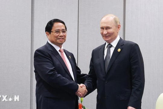 Thủ tướng Phạm Minh Chính hội kiến Tổng thống Nga Vladimir Putin