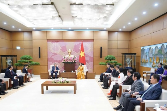 NA Vice Chairwoman receives Lao-Vietnam Friendship Association delegation