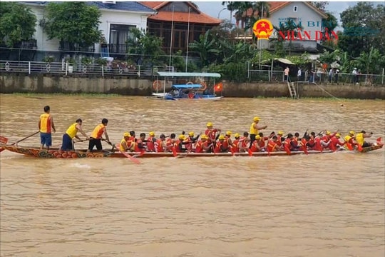 Quảng Trị: Tưng bừng lễ hội bơi đua truyền thống năm 2025