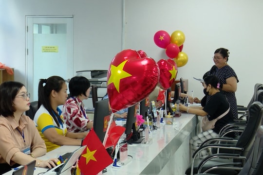 Người dân TP. Hồ Chí Minh vui mừng đón Tết độc lập