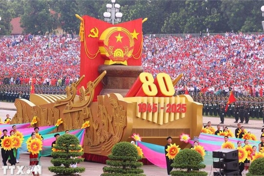 Lễ Diễu binh, diễu hành hùng tráng