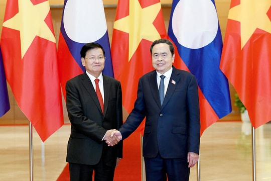 Chủ tịch Quốc hội Trần Thanh Mẫn hội kiến Tổng Bí thư, Chủ tịch nước Lào Thongloun Sisoulith