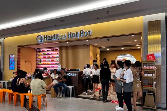 Gần 1.200 tỷ đồng sau 6 tháng: Haidilao Việt Nam 'hái ra tiền' từ nồi lẩu