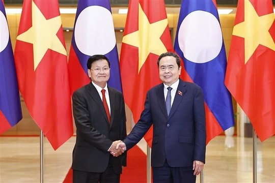 Vietnamese NA pledges to stand side by side with Lao courterpart
