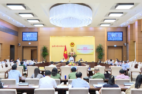 Hoàn thiện cơ sở pháp lý về lý lịch tư pháp và hàng không dân dụng, đáp ứng yêu cầu phát triển