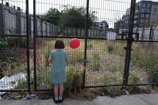 Một phần ba học sinh ở Anh không chơi ngoài trời