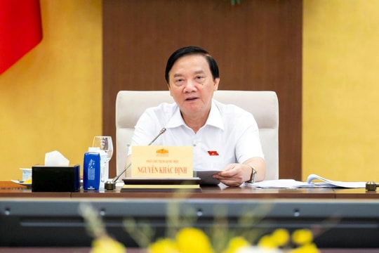 Phó Chủ tịch Quốc hội Nguyễn Khắc Định chủ trì họp giao ban với Thường trực các cơ quan của Quốc hội