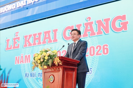 Trường ĐH Thương mại long trọng tổ chức Lễ khai giảng đón tân sinh viên khóa 61 và liên kết quốc tế khóa 22