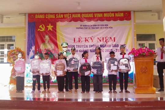 Bộ đội Biên phòng Quảng Trị tặng 580 suất quà, trị giá trên 1,25 tỷ đồng cho học sinh biên giới nhân ngày khai giảng