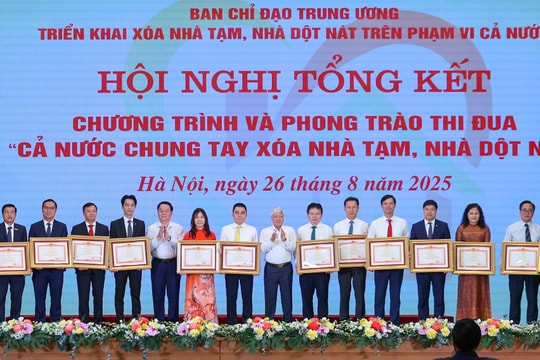 SHB vinh dự nhận Bằng khen của Thủ tướng Chính phủ vì những đóng góp tích cực trong chương trình xóa nhà tạm, dột nát