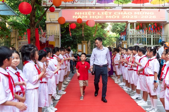 Rộn ràng không khí khai giảng tại Hà Nội