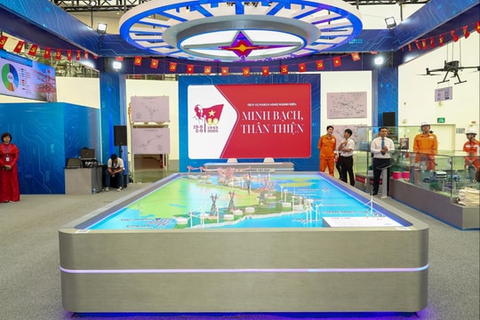 Gian trưng bày của EVN tại Triển lãm Thành tựu đất nước gây ấn tượng với khách tham quan