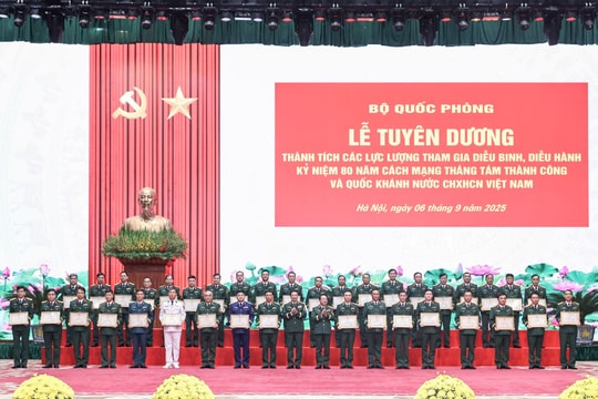 Bộ Quốc phòng tuyên dương các lực lượng tham gia nhiệm vụ diễu binh, diễu hành