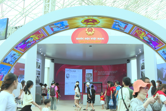 Chạm vào lịch sử – Trải nghiệm sứ mệnh Quốc hội