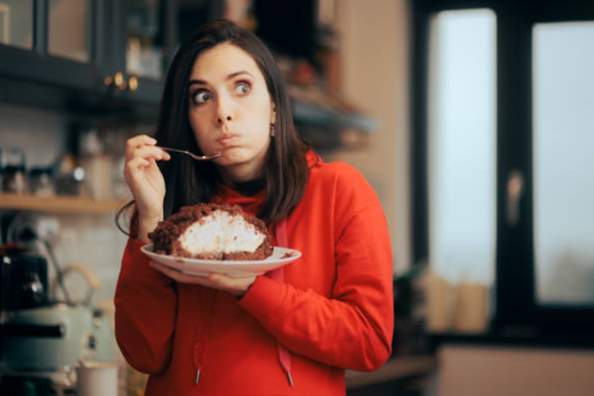 7 tín hiệu thầm lặng cảnh báo bạn đang ăn quá nhiều đường