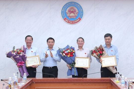 Phó Chủ tịch Quốc hội Nguyễn Đức Hải và Phó Chủ tịch Quốc hội Vũ Hồng Thanh làm việc với Bộ Tài chính