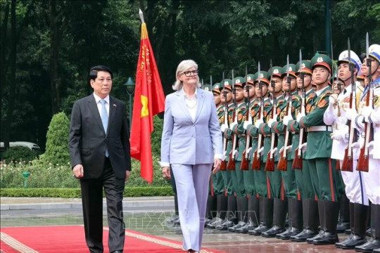State President hosts welcome ceremony for Australian Governor-General