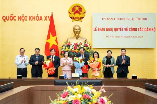 Quốc hội trân trọng ghi nhận cống hiến của các đại biểu nghỉ hưu theo chế độ