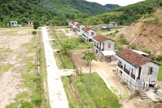 Giảm nghèo bền vững cho người Chứt ở Rào Tre