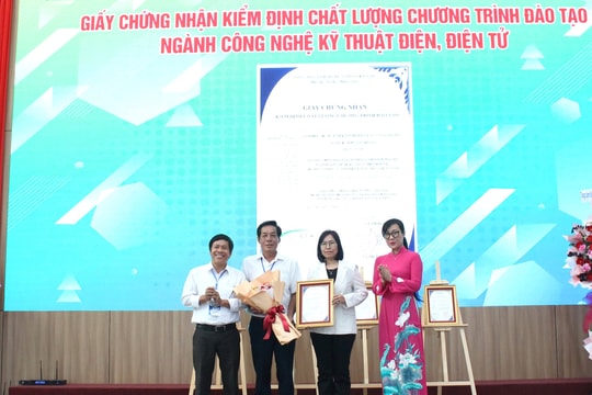 Nhiều chương trình đào tạo của Trường Đại học Sư phạm Kỹ thuật Đà Nẵng được trao chứng nhận đạt tiêu chuẩn chất lượng