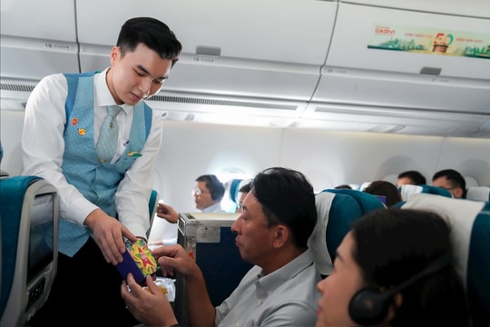 Vietnam Airlines phục vụ miễn phí bánh trung thu trên chuyến bay nội địa