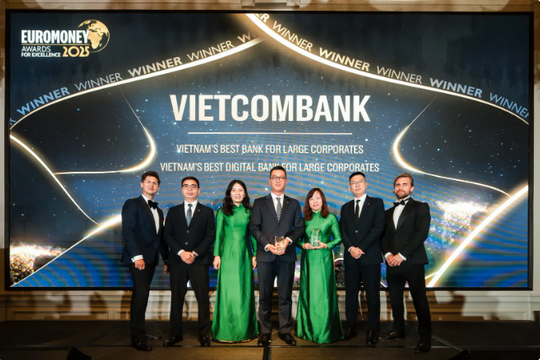 Vietcombank nhận cú đúp giải thưởng Euromoney 2025