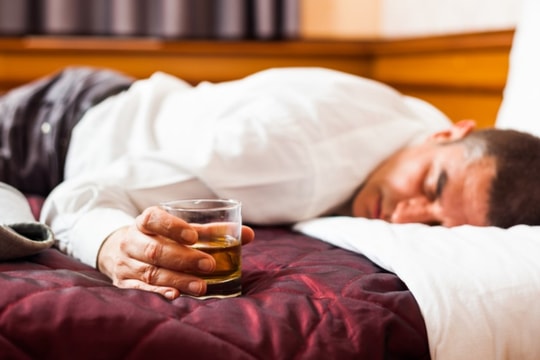 Những thực phẩm gây rối loạn giấc ngủ cần tránh