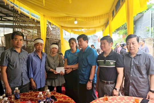 Lãnh đạo tỉnh Đắk Lắk thăm hỏi, động viên gia đình các nạn nhân vụ thảm án