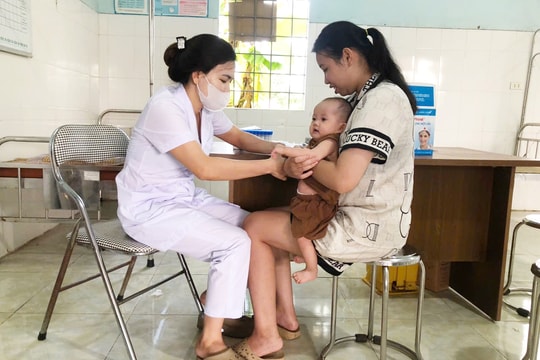 Nâng tầm y tế cơ sở - “lá chắn kép" cho sức khỏe và an sinh