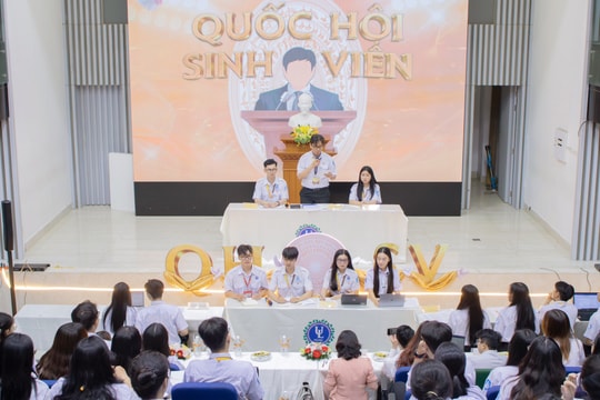 Sinh viên trường luật nhập vai nghị trường, thử sức làm Đại biểu Quốc hội