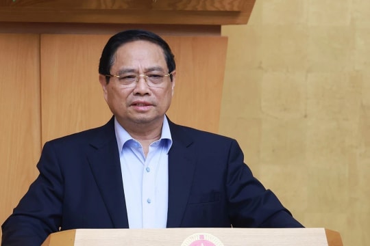 PM orders swift drafting of action plan to put Politburo resolutions into life