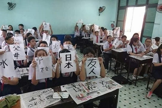 Học sinh TP. Hồ Chí Minh học tiếng Nhật với giáo viên bản ngữ
