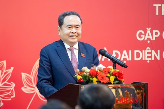 Chủ tịch Quốc hội Trần Thanh Mẫn thăm Đại sứ quán, gặp gỡ cộng đồng người Việt Nam tại Malaysia