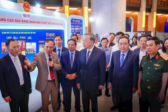 Bệnh viện Tâm Anh giới thiệu công nghệ Robot, AI tại triển lãm Thành tựu Y tế nổi bật ở Nhà Quốc hội