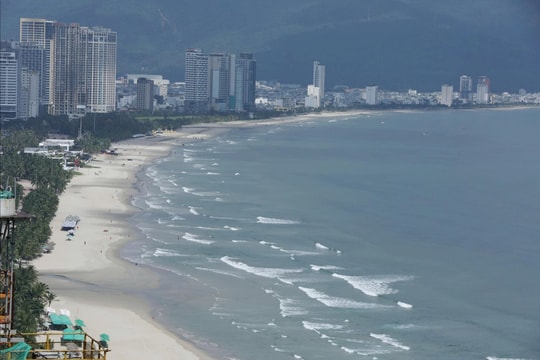 Đà Nẵng: Phát hiện khách sạn ven biển lắp đặt đường ống, thiết bị để xả chất thải chưa qua xử lý ra môi trường