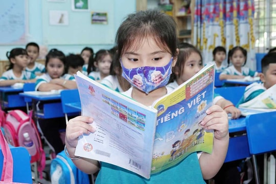 Bộ GD-ĐT rà soát thực hiện cung cấp một bộ sách giáo khoa thống nhất toàn quốc từ năm 2026 - 2027