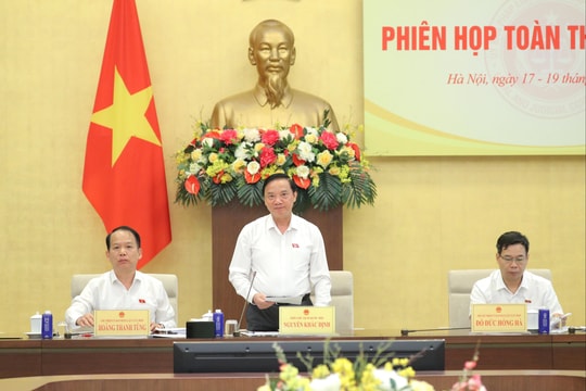 Phó Chủ tịch Quốc hội Nguyễn Khắc Định dự Phiên họp toàn thể của Ủy ban Pháp luật và Tư pháp