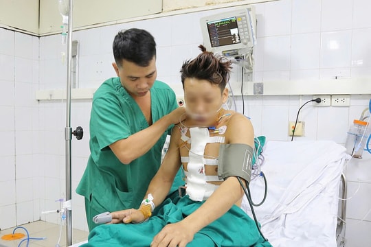 Kích hoạt “báo động đỏ” xuyên đêm, cứu sống nam bệnh nhân bị đâm thủng tim