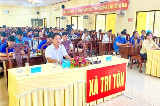 Tập huấn nâng cao năng lực giảm nghèo cho cán bộ Đoàn cơ sở